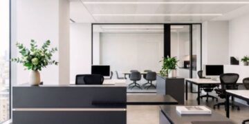 Outdoor commercial spraying for facades and signage application rules and tips